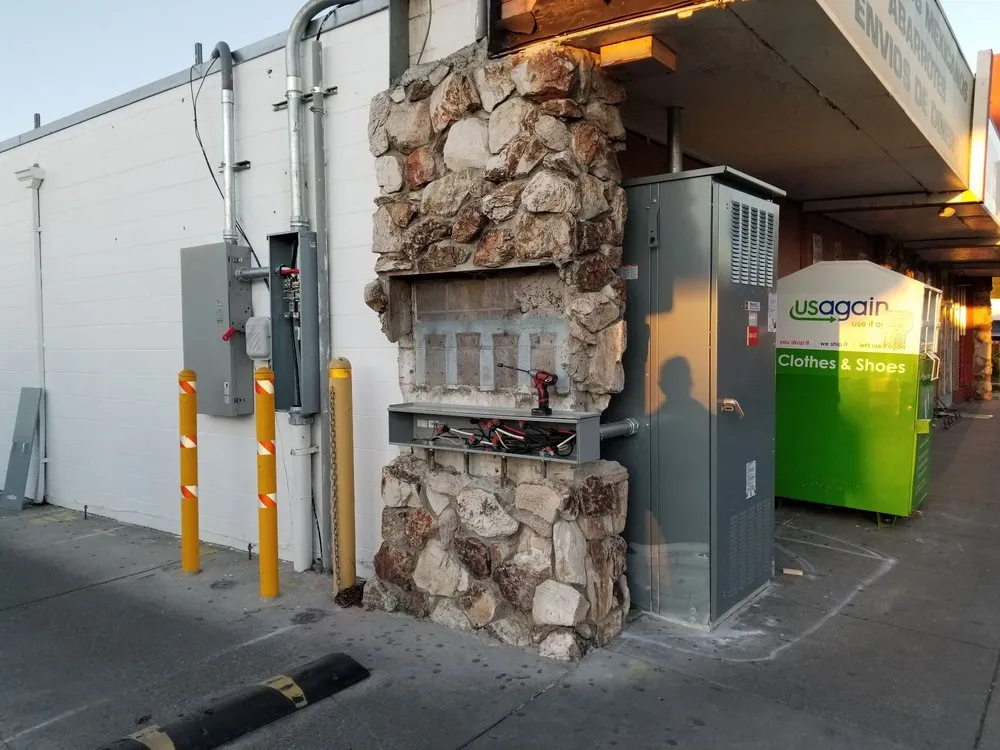 Professional electrician providing circuit breaker repair in ,