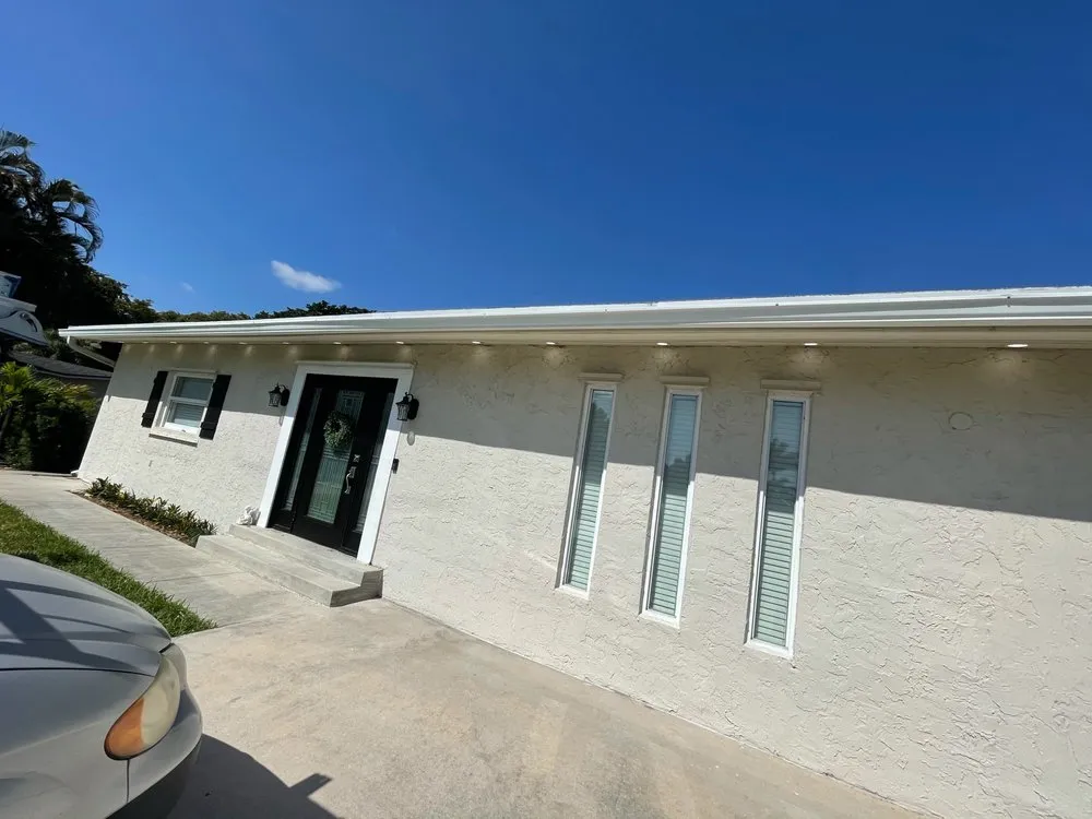 Emergency electrician providing electrical repair in ,