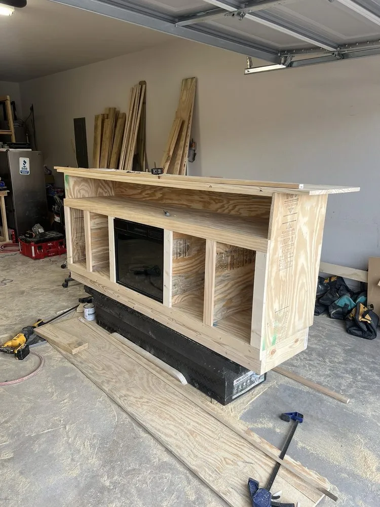 Emergency electrician providing outlet and switch repair in , 