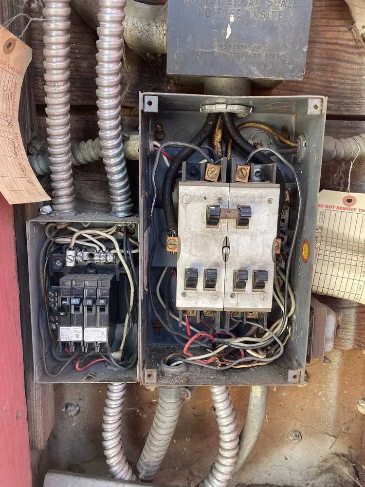 Emergency outlet and switch repair experts serving Reseda, CA - Nexus Electric