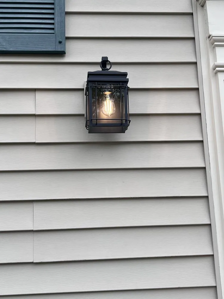 Slide of Nguyen Electrician