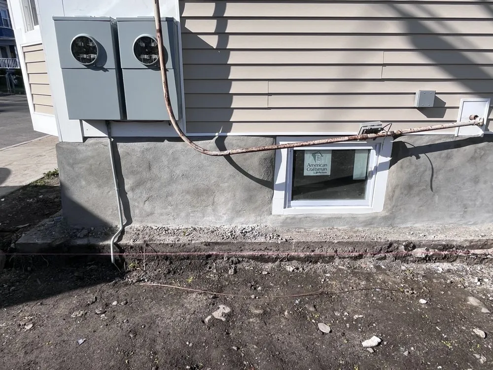 Slide of Nguyen Electrician