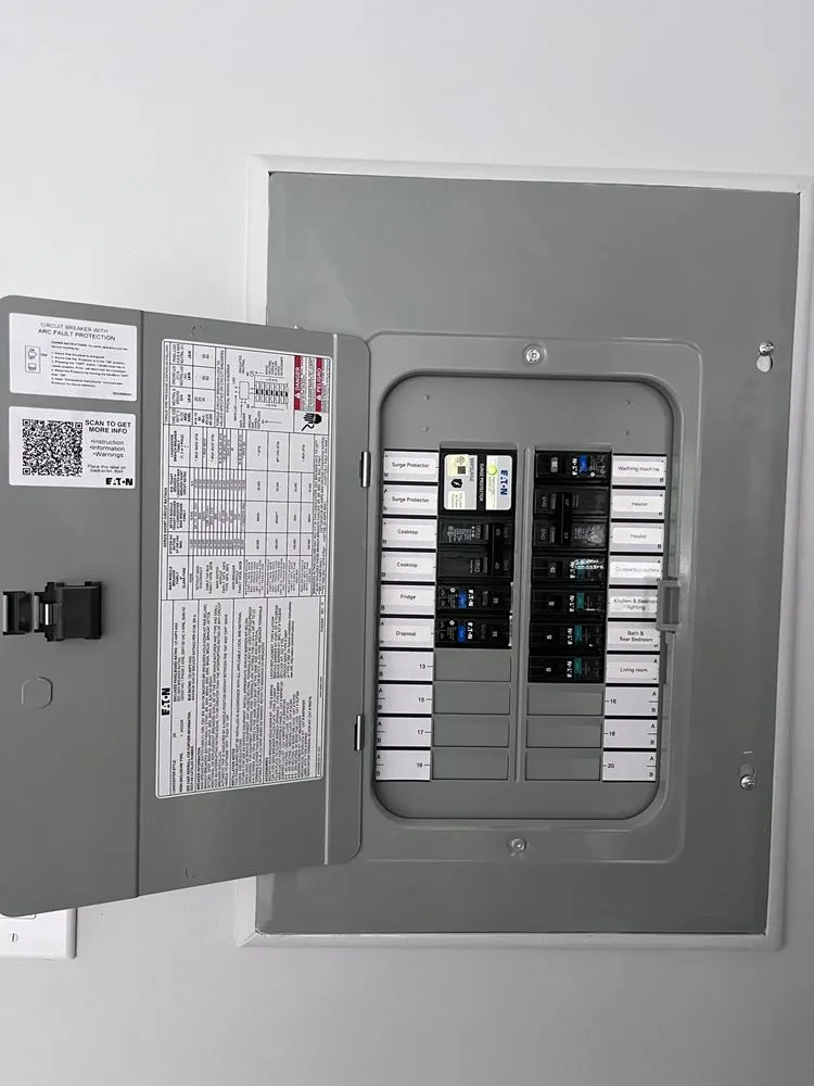 Slide of Nguyen Electrician