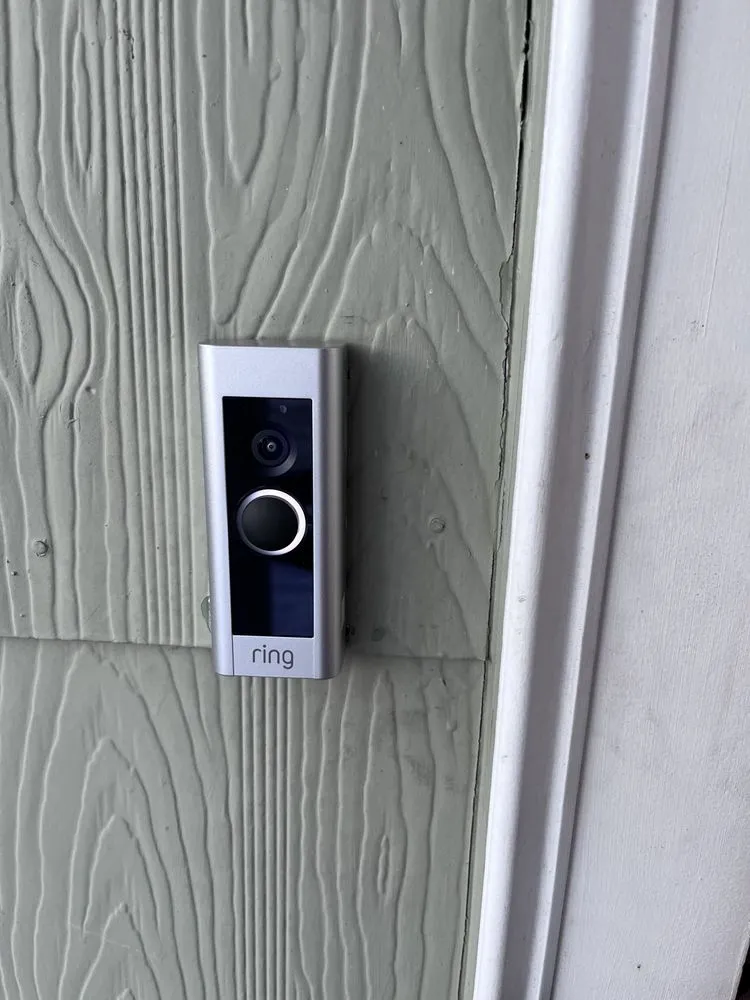 Slide of Nguyen Electrician