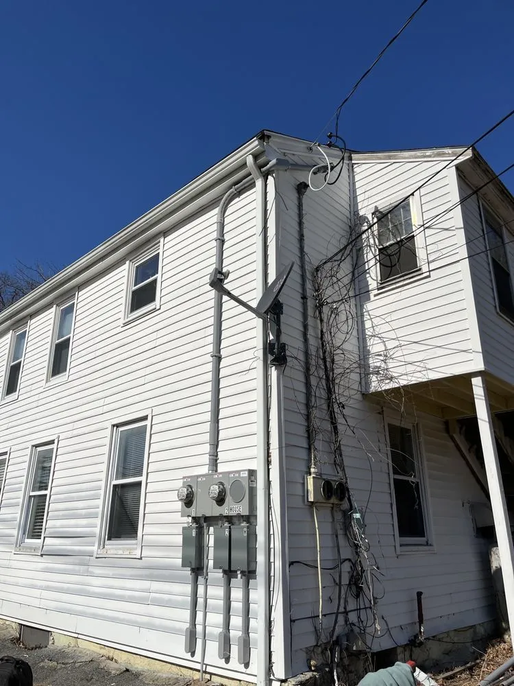 Slide of Nicholas Ferrera Electrician