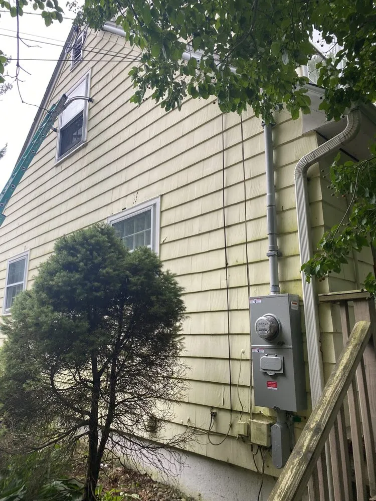 Slide of Nicholas Ferrera Electrician