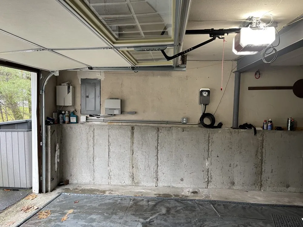 Slide of Nicholas Theriault Electrician