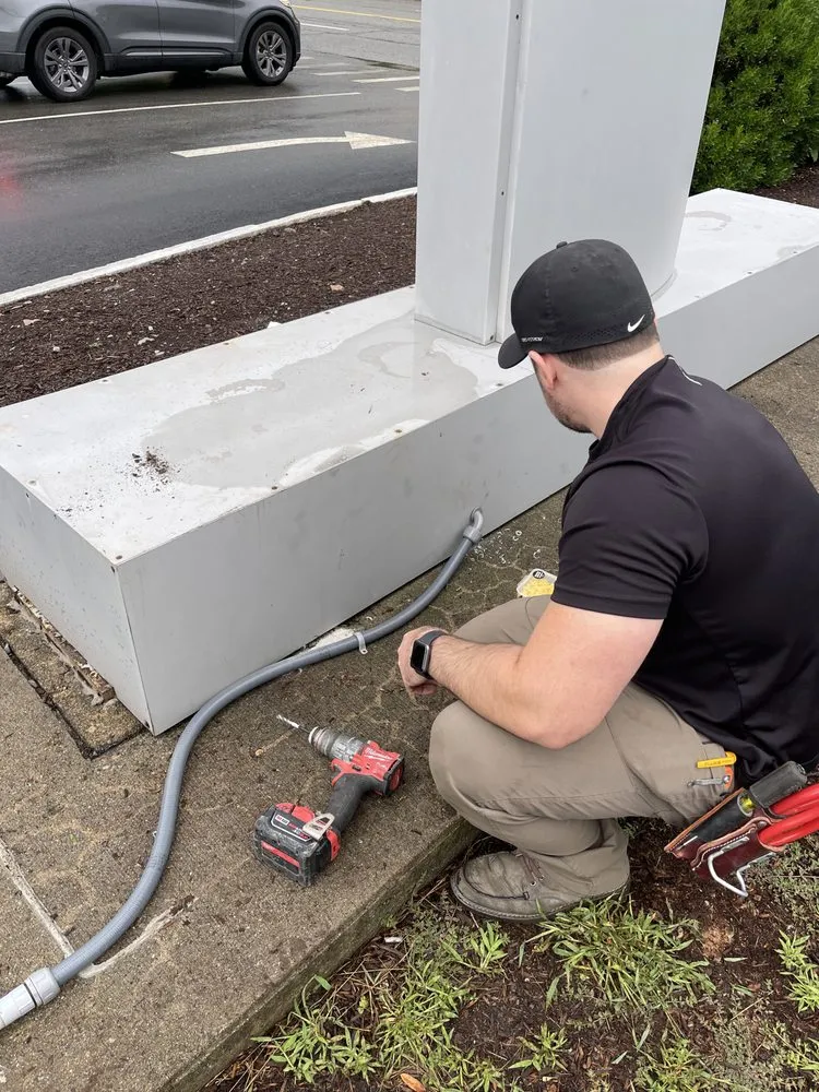 Affordable electrician providing outlet and switch repair in , 