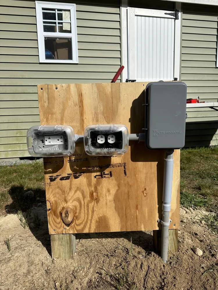 Slide of Nick Gordon Electrician