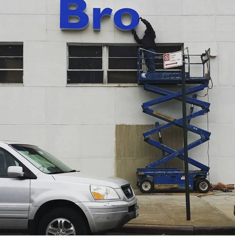 Slide of Nie Electric