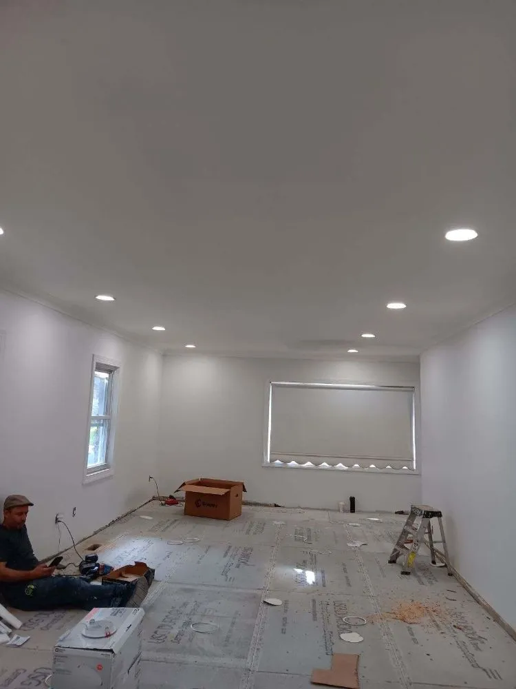 Certified electrician providing emergency electrical service in , 