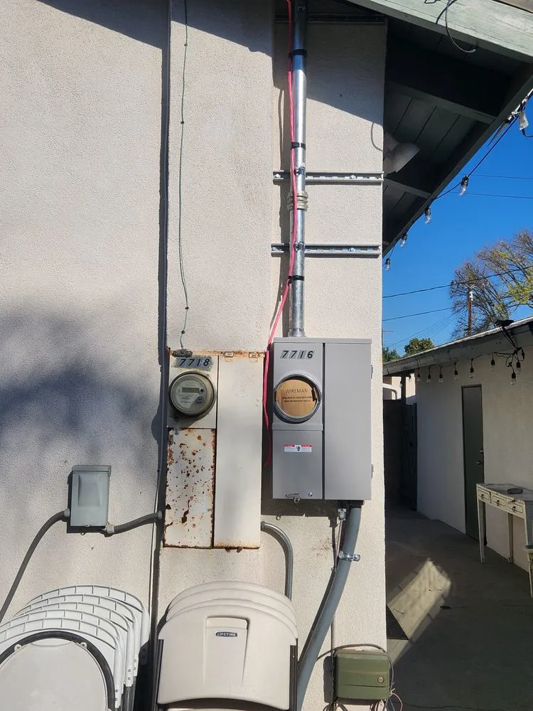 Expert electrical service for homes in emergency electrical service,  by 