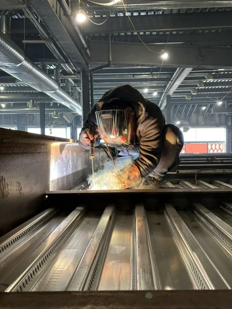 Slide of No limit General Contracting