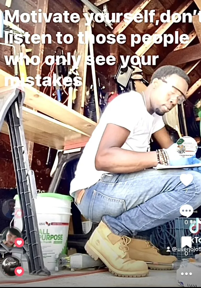 Emergency electrician providing emergency electrical service in , 