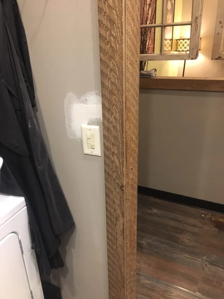 Expert electrician providing emergency electrical service in , 