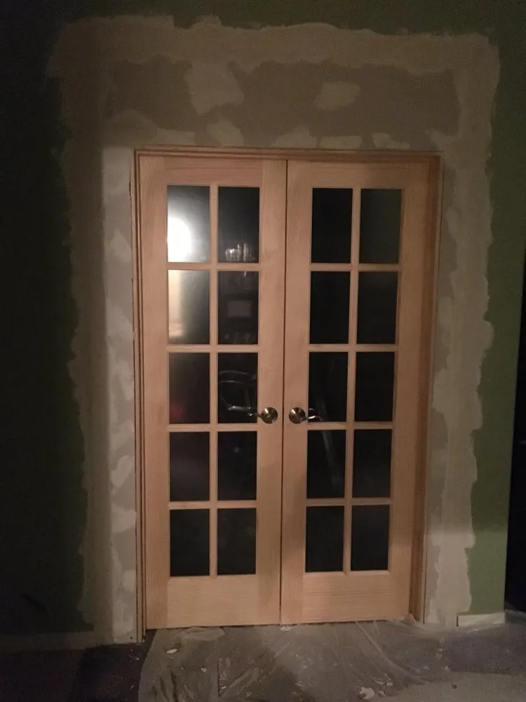 Reliable electrician providing wiring installation in , 