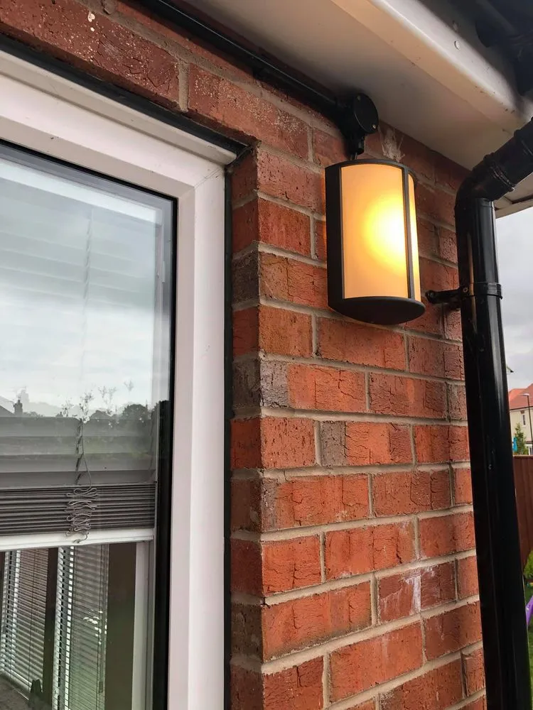 Emergency electrician providing lighting installation in North Baldwin, NY - North Baldwin Electric