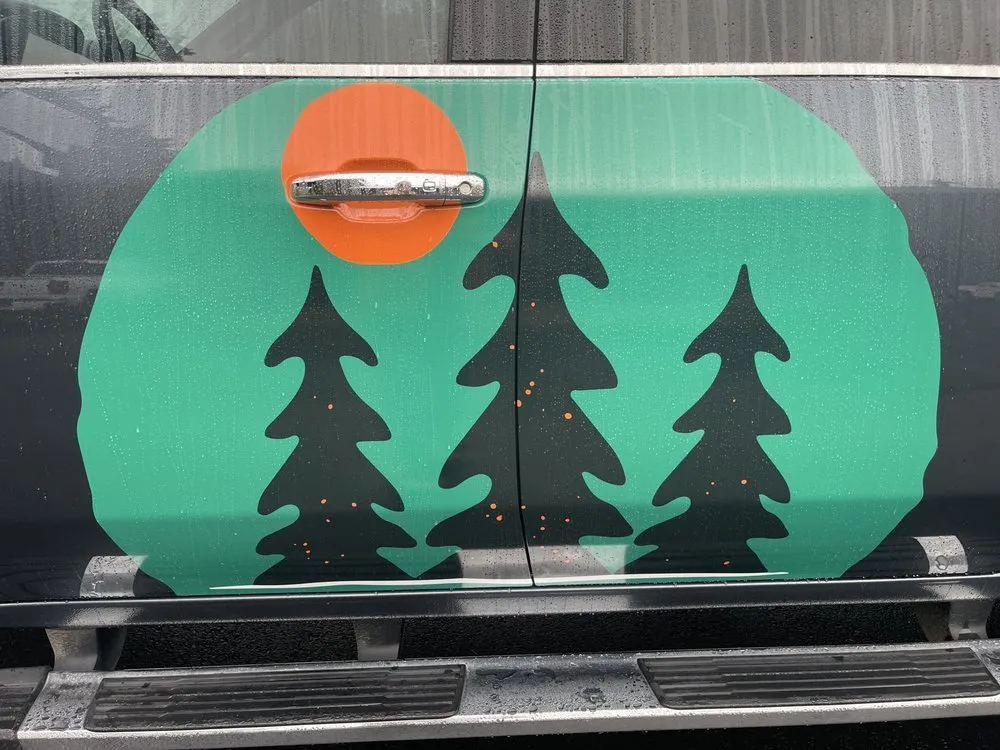 Reliable electrician providing emergency electrical service in , 