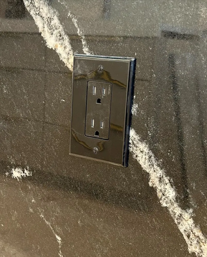 Slide of North Side Emergency Electrician