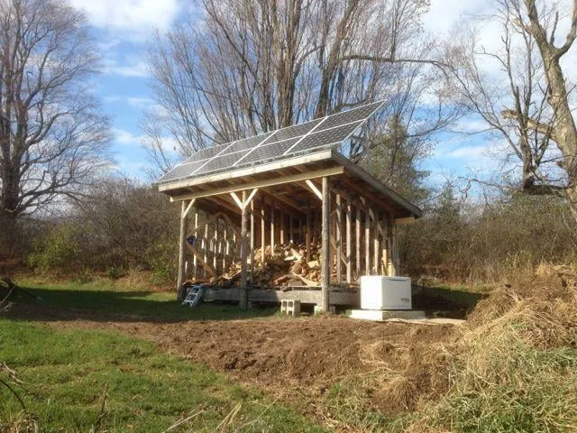 Emergency electrician providing circuit breaker repair in , 