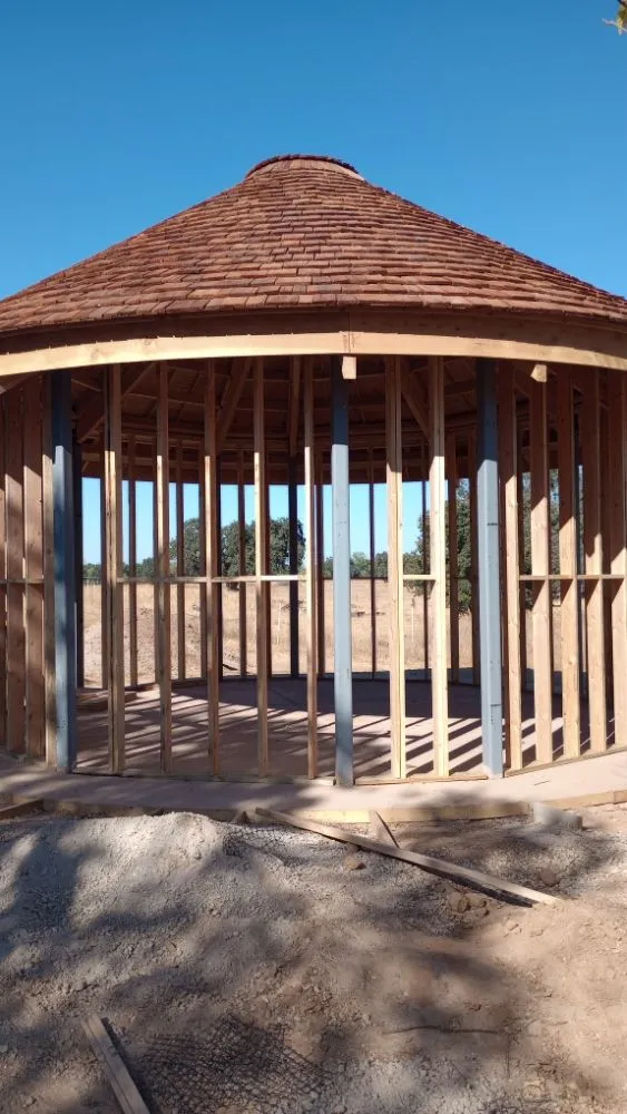 Emergency electrician providing circuit breaker repair in ,