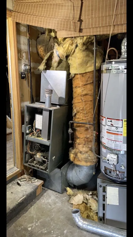 Trusted electrician providing emergency electrical service in , 