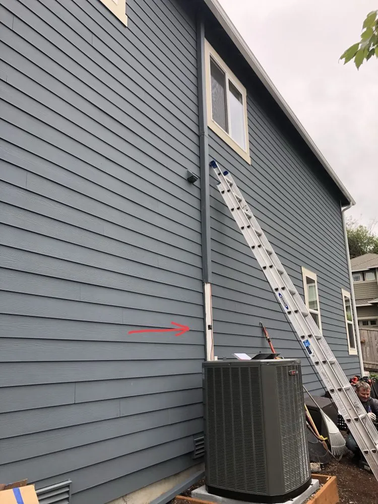 Emergency electrician providing outlet and switch repair in , 