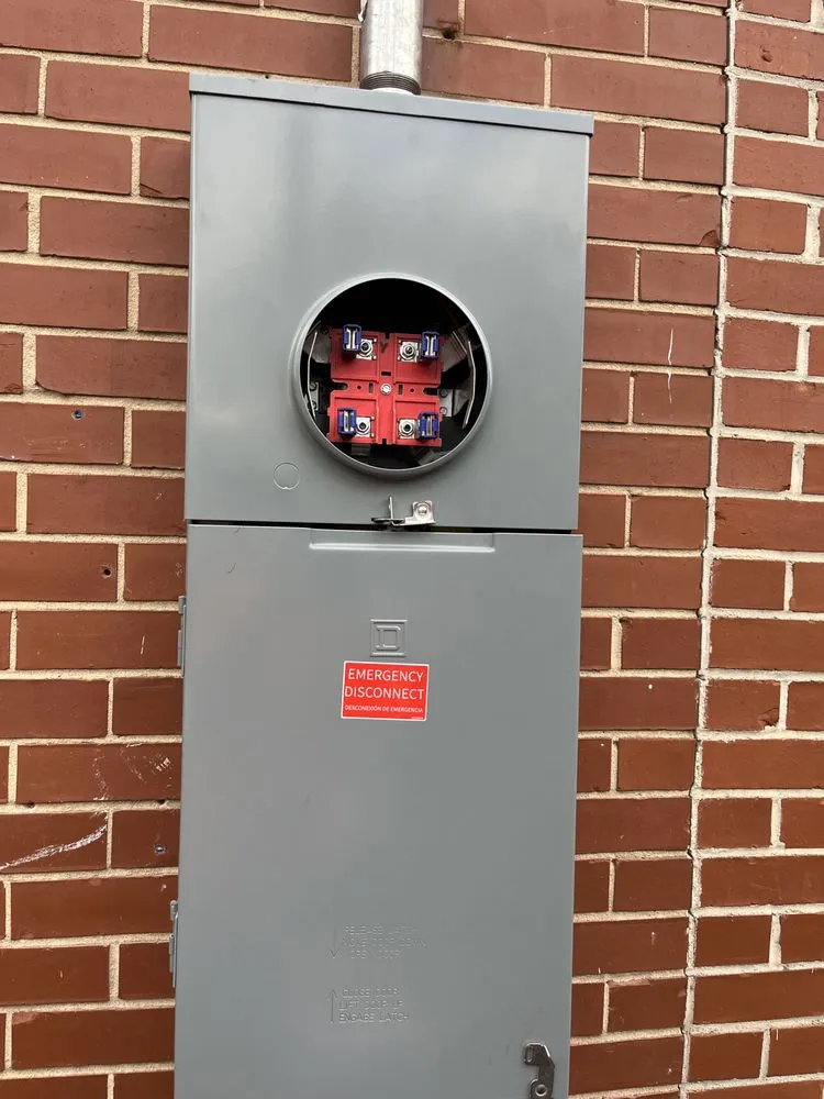 Slide of Nova Construction and Solar