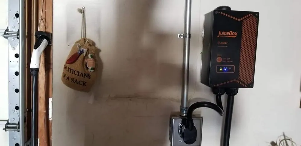 Slide of Nunez Electric and Solar