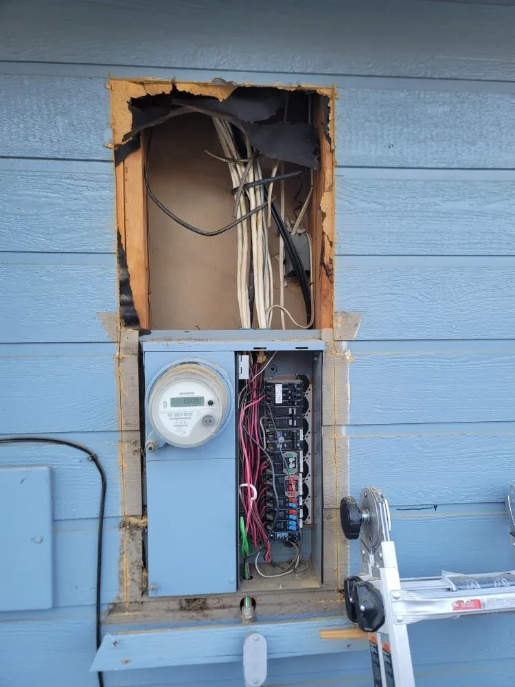 Expert emergency electrical service in ,  by Nunez Electric and Solar