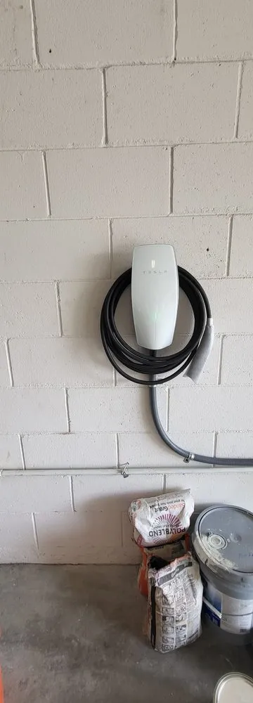 Slide of Nunez Reynoso Electric