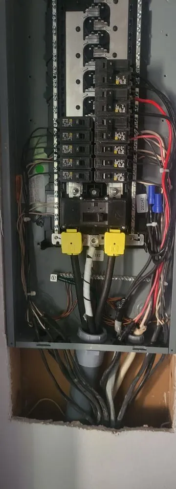 Emergency outlet and switch repair in Kissimmee, FL by Nunez Reynoso Electric