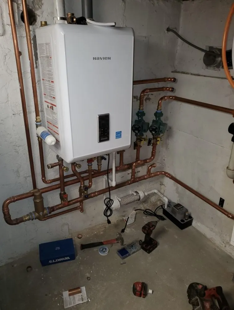 Emergency electrician providing circuit breaker repair in Flushing, NY - NYC Handyman Services