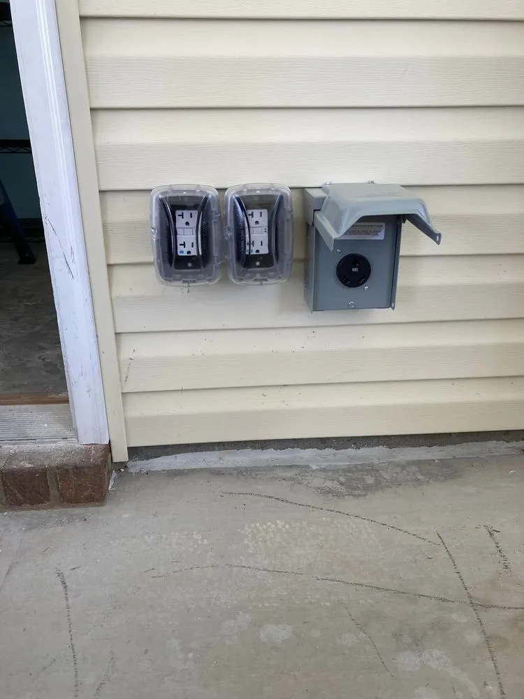 Slide of Oak Lawn Emergency Electrician