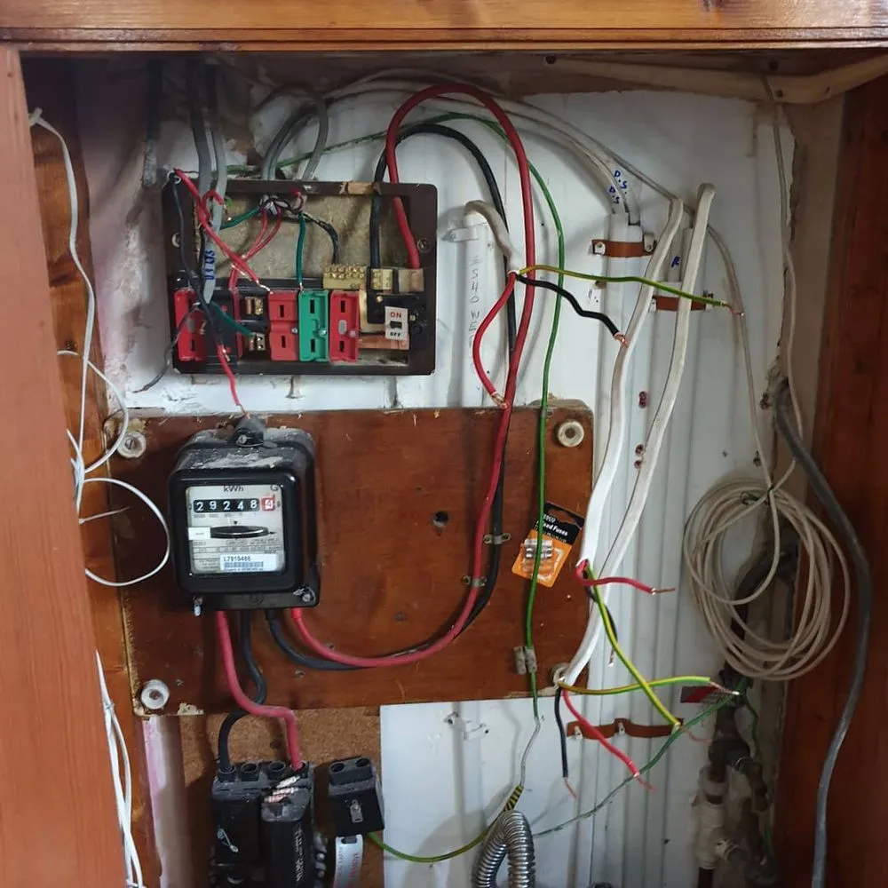 Slide of Oak Lawn Emergency Electrician