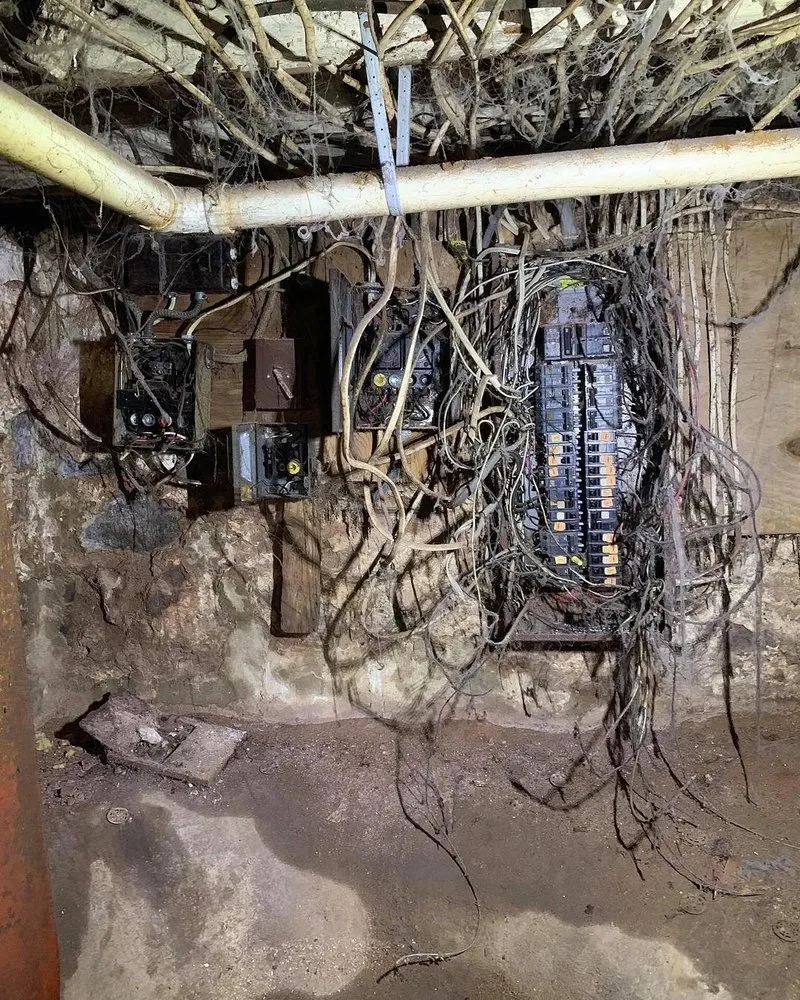 Slide of Oak Lawn Emergency Electrician