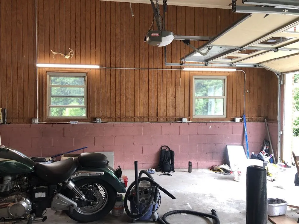 Slide of Obsidian Electric