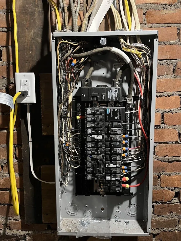 Slide of Obsidian Electric