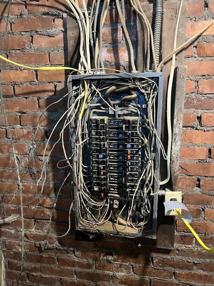 Slide of Obsidian Electric