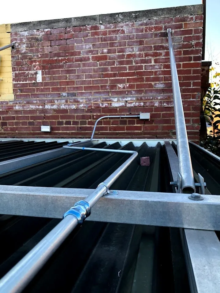 Slide of Obsidian Electric