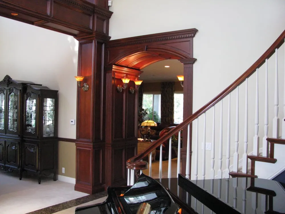 Licensed electrician providing electrical repair in , 