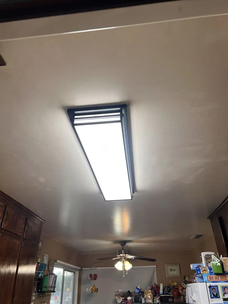 Slide of Ochinero Electric