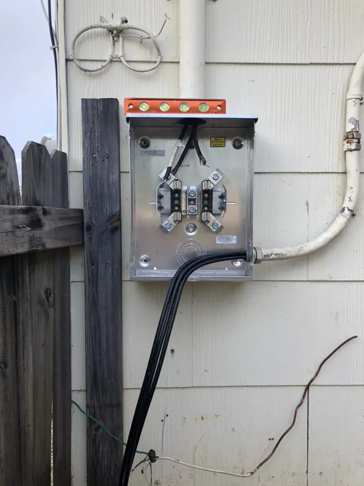 Slide of Ochoa Electric Services