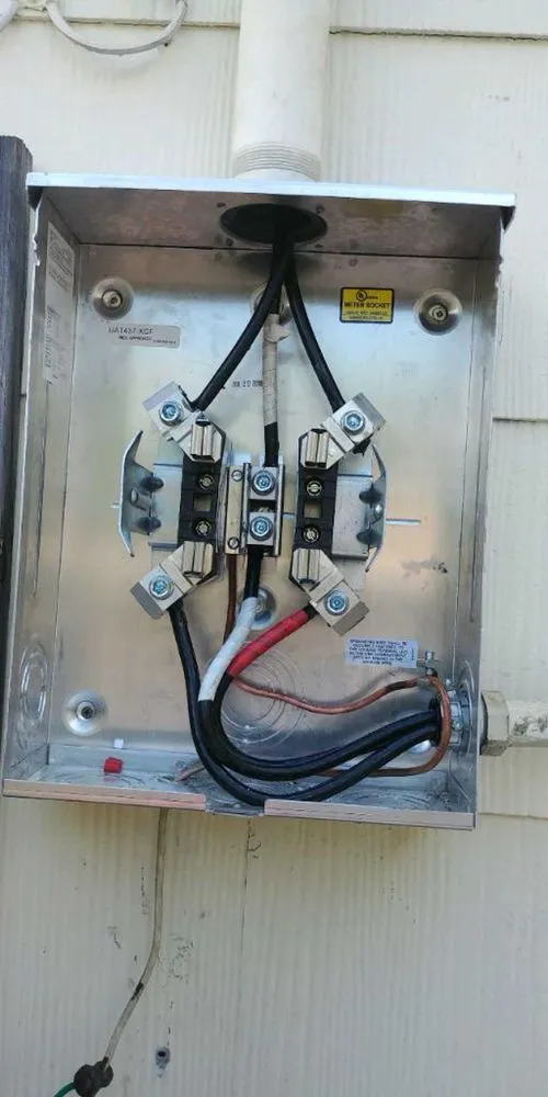 Professional outlet and switch repair service in , - Ochoa Electric Services