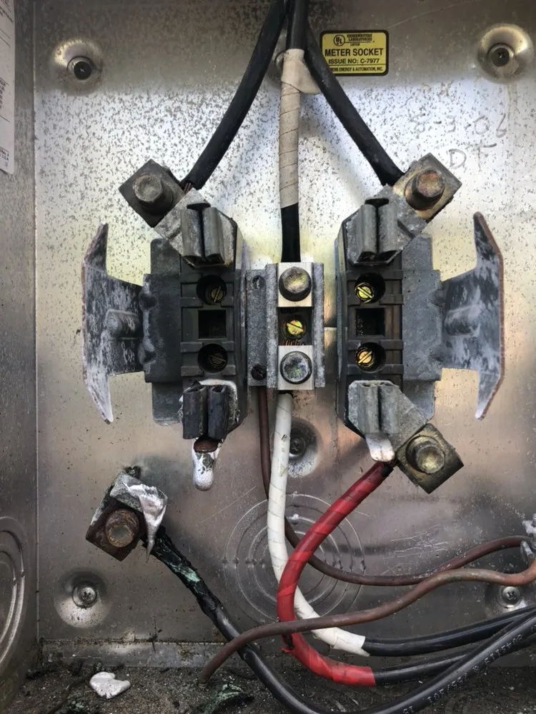 Slide of Ochoa Electric Services