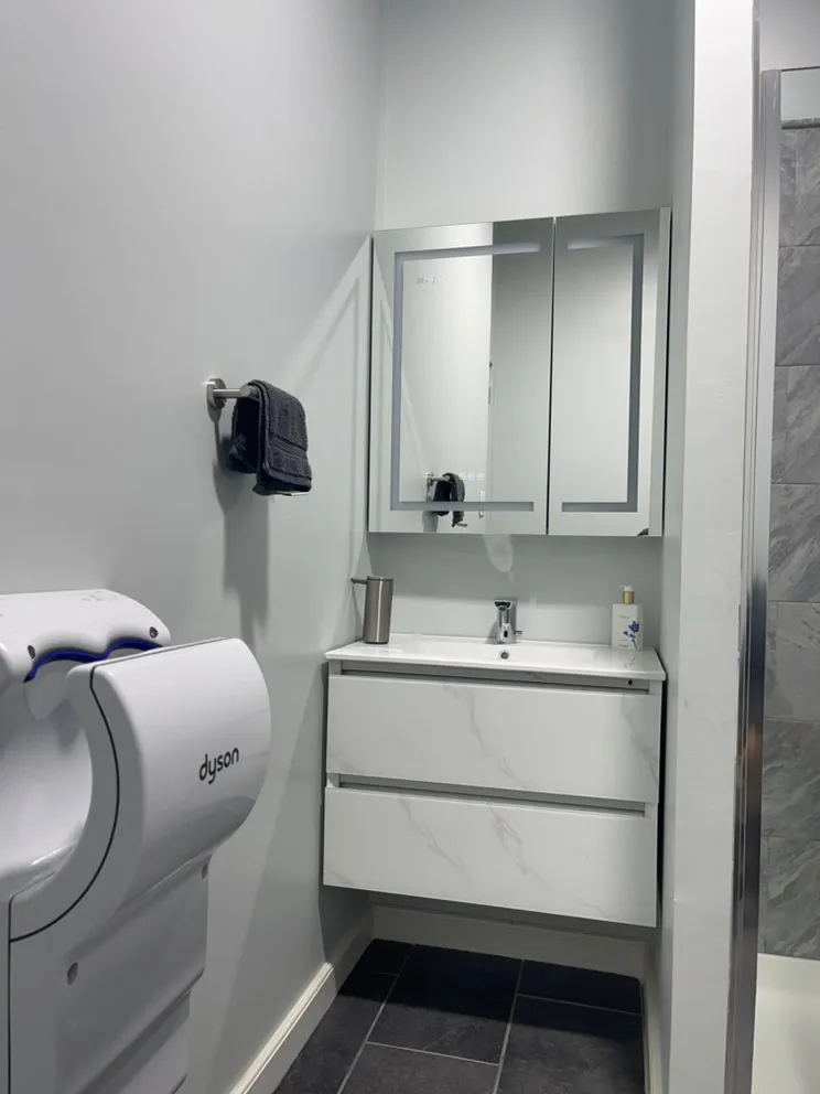 Reliable electrician providing emergency electrical service in , 