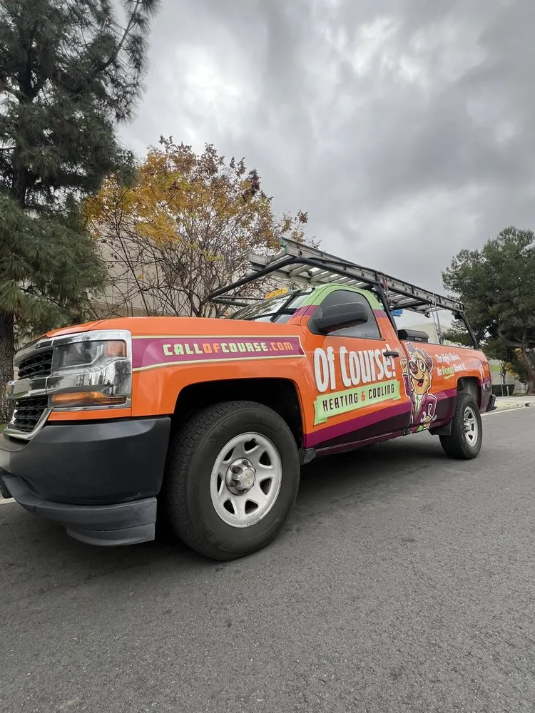 Licensed electrician providing electrical repair in , 