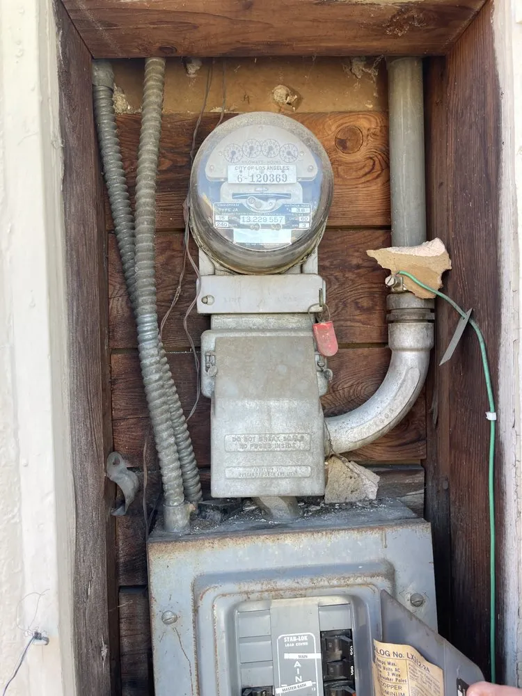 Slide of Off the grid electric