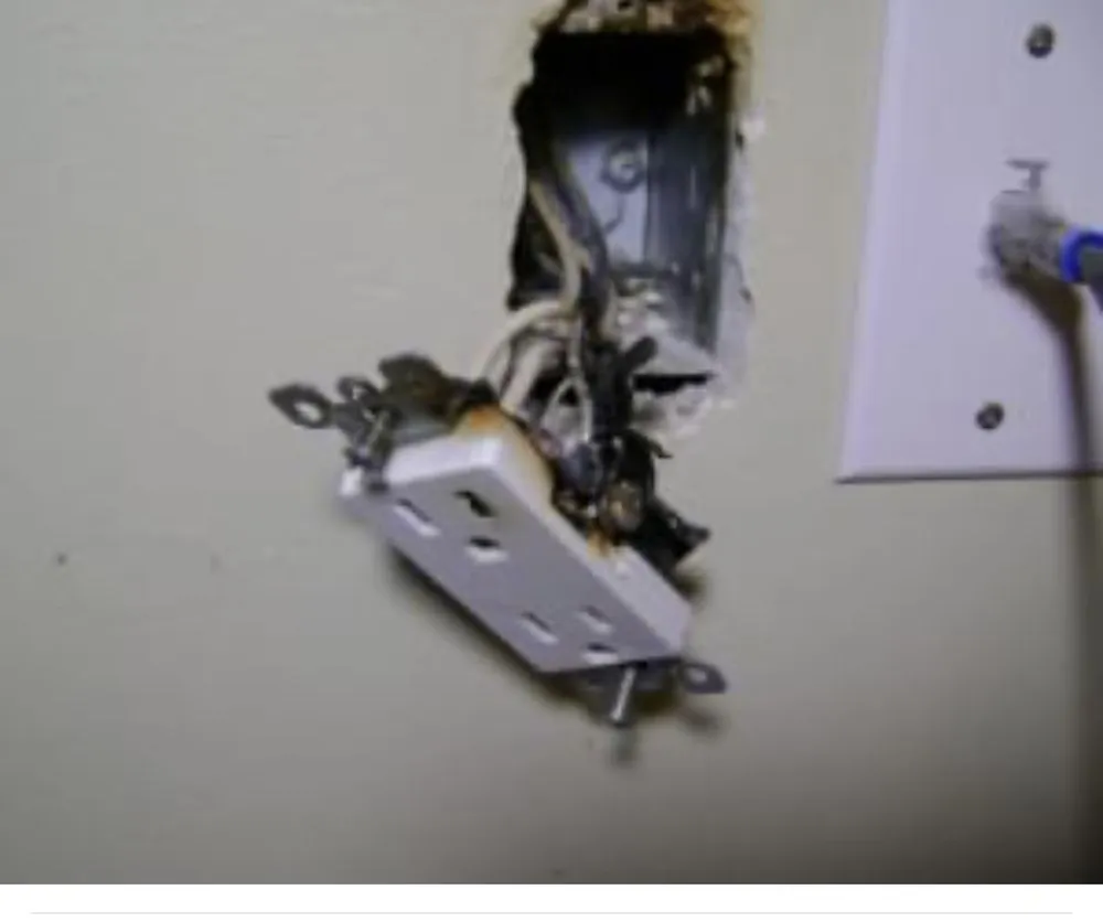 Certified electrical service for homes in wiring installation, by