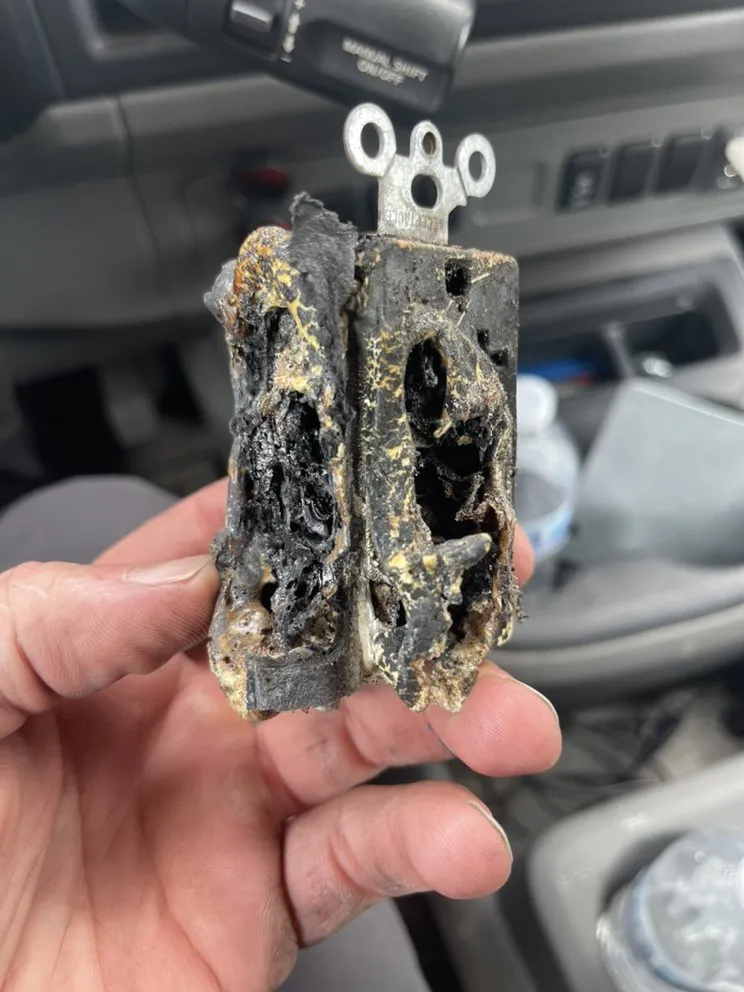 Reliable electrician providing electrical repair in ,